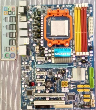 Лот: 20017527. Фото: 1. Материнская плата Gigabyte GA-MA770-UD3... Материнские платы