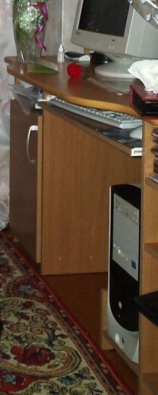 Лот: 3558582. Фото: 1. Компьютерный стол. Стойки и тумбы для аппаратуры