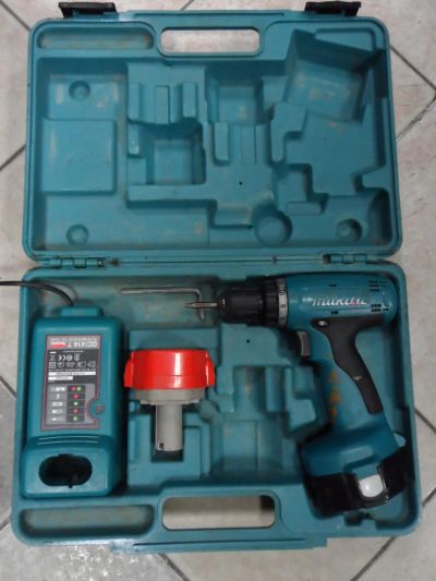 Лот: 4893541. Фото: 1. Продам шуруповерт Makita 6280DWPLE... Электроинструмент