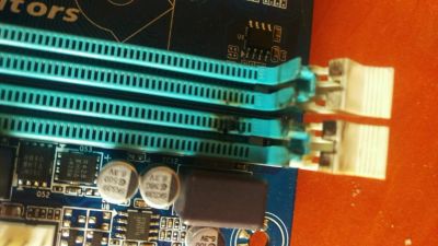 Лот: 9304028. Фото: 1. Материнская плата Gigabyte GA-B75-D2V. Материнские платы