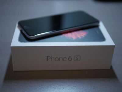 Лот: 8632535. Фото: 1. Продам Iphone 6s 16gb space gray... Смартфоны