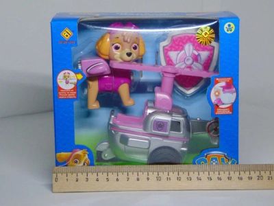 Лот: 7170496. Фото: 1. Машинка со звуком/светом и герой... Другое (игрушки)