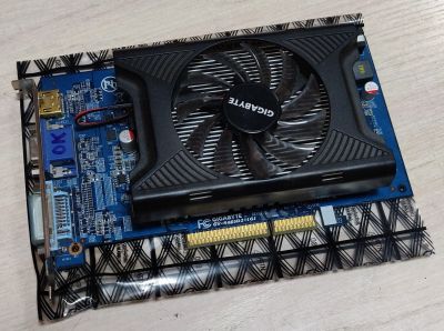 Лот: 18919995. Фото: 1. Видеокарта Gigabyte Radeon HD... Видеокарты