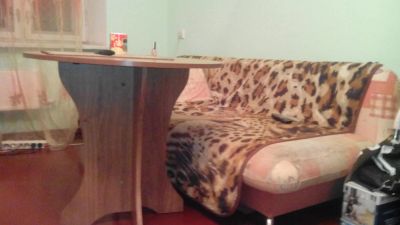 Лот: 4447315. Фото: 1. Круглый кухонный стол. Другое (кухонная мебель)
