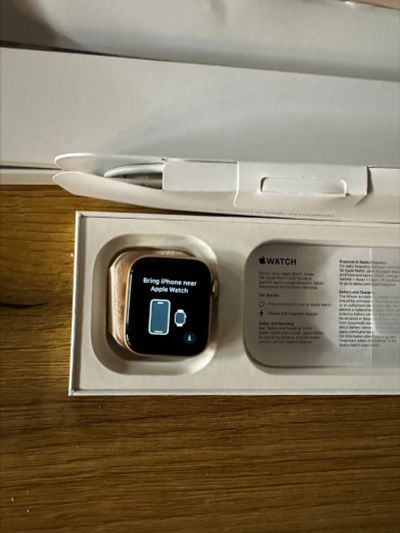 Лот: 21129165. Фото: 1. Apple Watch, Series 5, 38 mm. Смарт-часы, фитнес-браслеты, аксессуары