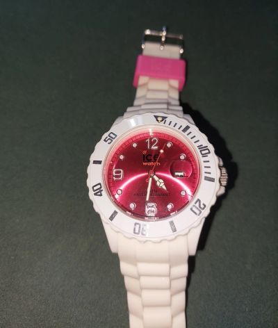 Лот: 19213550. Фото: 1. Женские часы Ice watch. Другие наручные часы
