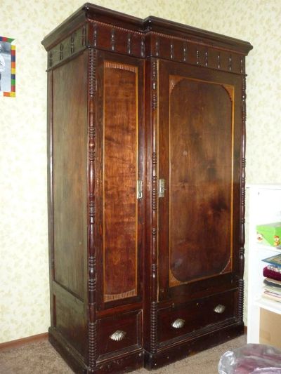 Лот: 3027368. Фото: 1. Старинный Плательный шкаф. Шкафы, шкафы-купе