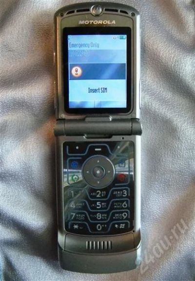 Лот: 593045. Фото: 1. Motorola RAZR V3 полный комплект... Кнопочные мобильные телефоны