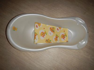 Лот: 4672439. Фото: 1. Ванночка, горка, круг для купания. Ванночки, сиденья, горшки