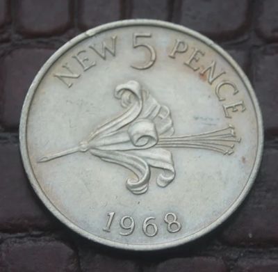Лот: 8439376. Фото: 1. Гернси 5 новых пенсов 1968 (685... Великобритания и острова