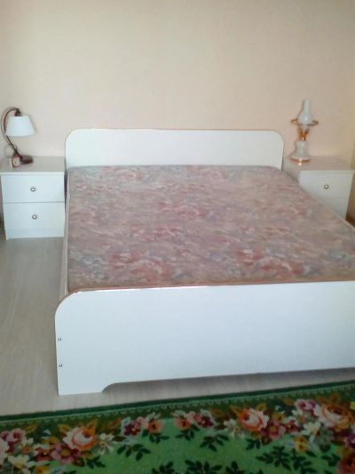 Лот: 9697975. Фото: 1. Двуспальная кровать с матрасом. Кровати