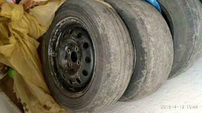 Лот: 11338792. Фото: 1. 3 Колеса за 1500 на лето на штампах... Шины