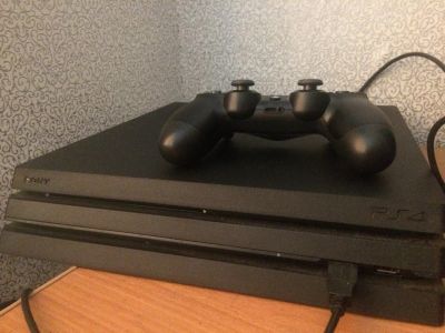 Лот: 11430648. Фото: 1. PS 4 Pro 1TB +Fifa 18. Игровые приставки, консоли