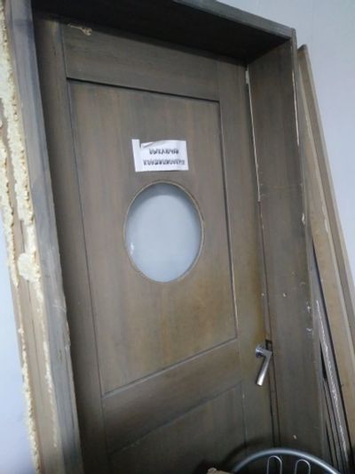 Лот: 17333453. Фото: 1. Дверь деревянная. Двери межкомнатные