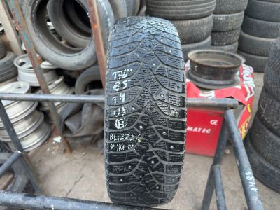 Лот: 25377012. Фото: 1. (1шт) 175-65-14 Bridgestone Spike... Шины