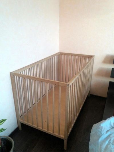 Лот: 10878761. Фото: 1. Детская кроватка IKEA деревянная. Детские кровати и кроватки