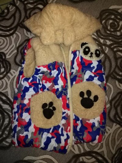 Лот: 11520346. Фото: 1. Жилетка унисекс 92 рост. Верхняя одежда