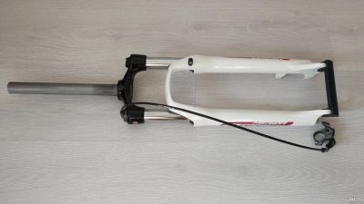 Лот: 18154805. Фото: 1. Новая вилка SR Suntour DUKE. Запчасти
