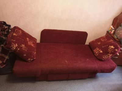 Лот: 19061898. Фото: 1. Компактный уютный диван с механизмом... Диваны
