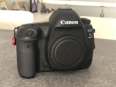 Лот: 14208698. Фото: 1. Canon 5D Mark 4. Цифровые зеркальные