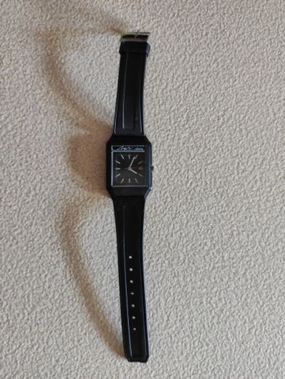 Лот: 19465878. Фото: 1. часы Луч кварц (СССР). Оригинальные наручные часы
