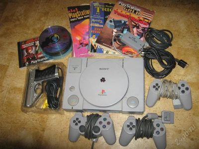 Лот: 827703. Фото: 1. PlayStation-1 пистолет джойстики... Игровые приставки, консоли