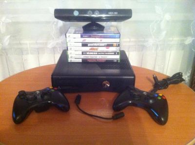 Лот: 7066653. Фото: 1. xbox 360 + kinect + 7 игр. Игровые приставки, консоли