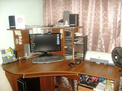 Лот: 1245501. Фото: 1. Компьютерный стол. Стойки и тумбы для аппаратуры