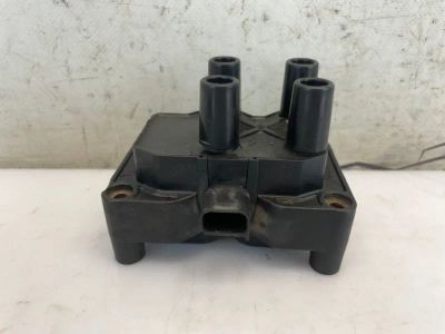 Лот: 24965213. Фото: 1. катушка зажигания Ford Focus CB4. Двигатель и элементы двигателя