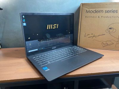 Лот: 21142379. Фото: 1. MSI Modern 15,6"IPS/i3-1215U/256... Ноутбуки