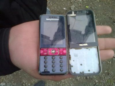 Лот: 1740095. Фото: 1. nokia i sony 2тела 1лотам!. Кнопочные мобильные телефоны