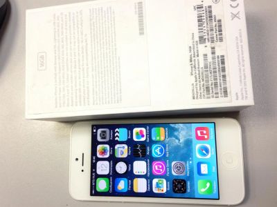 Лот: 3502018. Фото: 1. Apple iPhone 5 16gb White прекрасное... Смартфоны