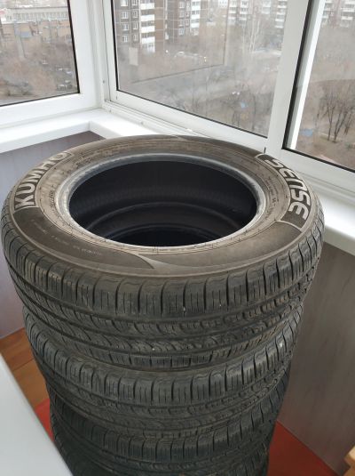 Лот: 18197323. Фото: 1. Лето kumho 195/65R15 остаток 90... Шины