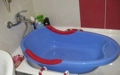 Лот: 3130903. Фото: 1. Отличная детская ванночка в Северном. Ванночки, сиденья, горшки