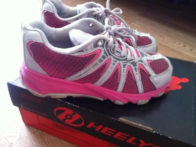 Лот: 8002309. Фото: 1. продам кроссовки Heelys, р-р 33. Кеды, кроссовки