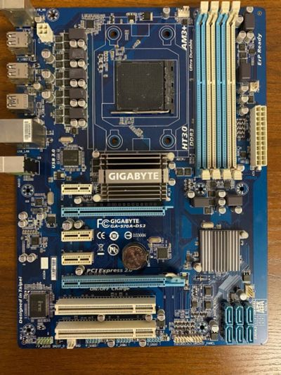 Лот: 17913014. Фото: 1. Материнская плата Gigabyte GA-970A-DS3. Материнские платы