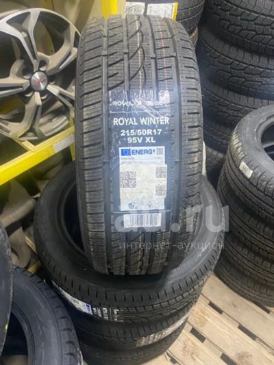 Лот: 23518665. Фото: 1. Зимняя резина 215/50 R-17 "Royal... Шины
