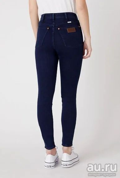 Лот: 17708704. Фото: 1. Женские зауженные джинсы от Wrangler... Джинсы