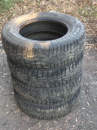 Лот: 19554106. Фото: 1. Шины зимние Roadstone Winguard... Шины