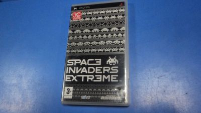 Лот: 20266873. Фото: 1. Игра для PSP на диске: Space invaders... Игры для консолей
