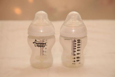 Лот: 3718042. Фото: 1. Tommee Tippee Бутылочка антиколиковая... Всё для кормления