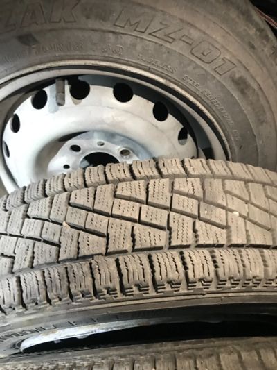 Лот: 18379553. Фото: 1. Зимняя резина липучка Bridgestone... Шины на дисках