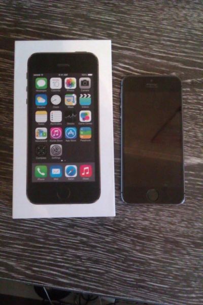 Лот: 6100011. Фото: 1. iphone 5s 16gb Space Gray. Смартфоны
