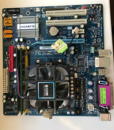 Лот: 17691955. Фото: 1. Комплект Материнская плата Gigabyte... Материнские платы