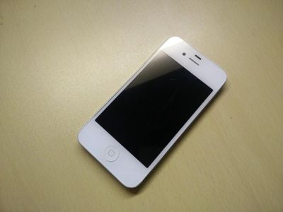 Лот: 8385080. Фото: 1. iPhone 4 White ; неисправный. Смартфоны