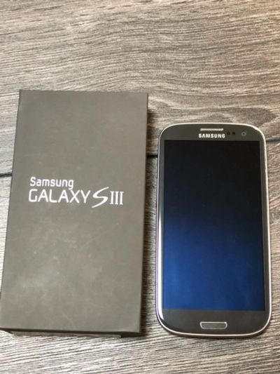 Лот: 11684108. Фото: 1. Samsung Galaxy S3. Кнопочные мобильные телефоны