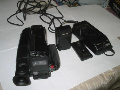 Лот: 270294. Фото: 1. Видеокамера Sony CCD-TR402E. Видеокамеры
