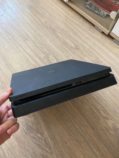 Лот: 18596158. Фото: 1. PlayStation 4 slim 1 джой 1Tb... Игровые приставки, консоли