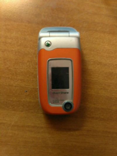 Лот: 10917655. Фото: 1. Sony Ericsson Z520i. Кнопочные мобильные телефоны