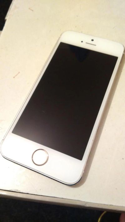 Лот: 6521148. Фото: 1. iPhone 5s 16gb Gold читайте описание. Смартфоны